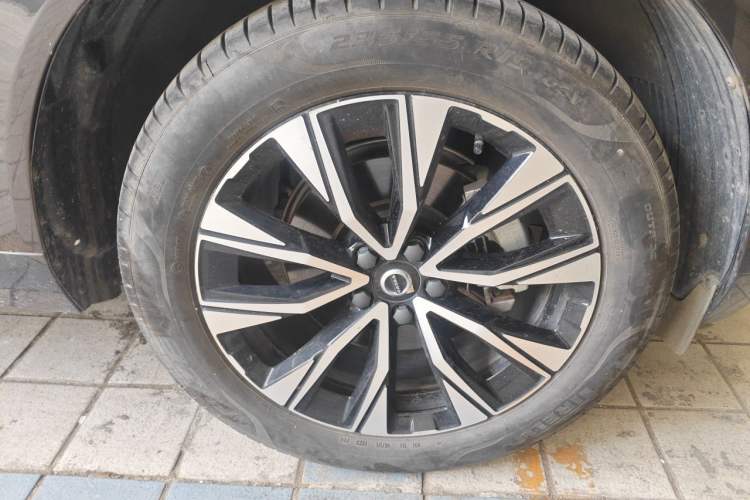 Used Volvo XC60 2024 B5 4x4 Smart Luxury Edition Exterior 1