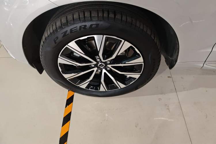 Used Volvo XC60 2024 B5 4x4 Smart Luxury Edition Exterior 1