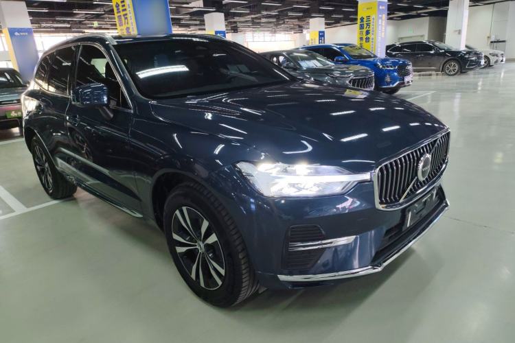 Used Volvo XC60 2024 B5 4x4 Smart Luxury Edition Exterior 2