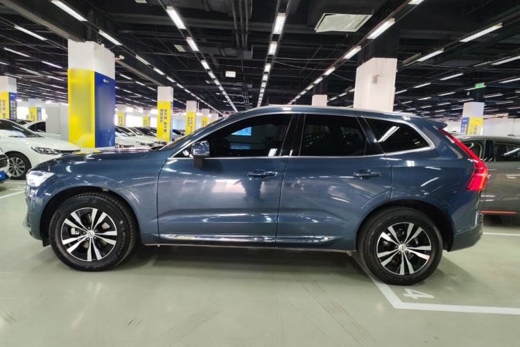 Used Volvo XC60 2024 B5 4x4 Smart Luxury Edition Exterior 3