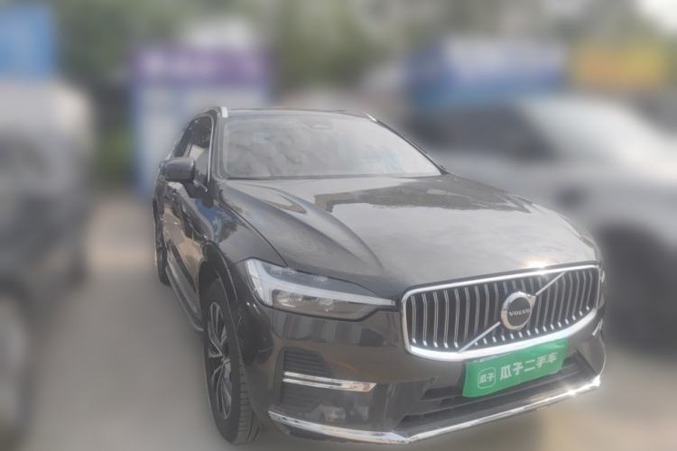 Used Volvo XC60 2024 B5 4x4 Smart Luxury Edition Front Right 45 Deg