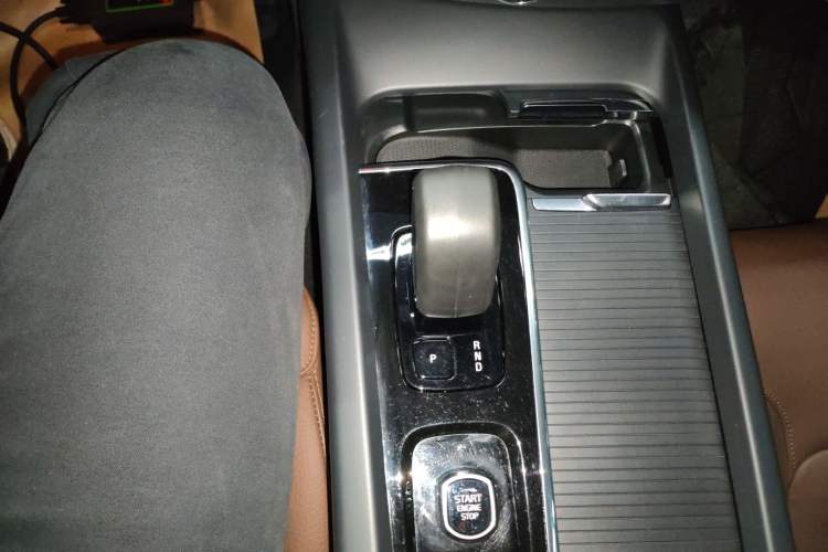 Used Volvo XC60 2024 B5 4x4 Smart Luxury Edition Gear Lever