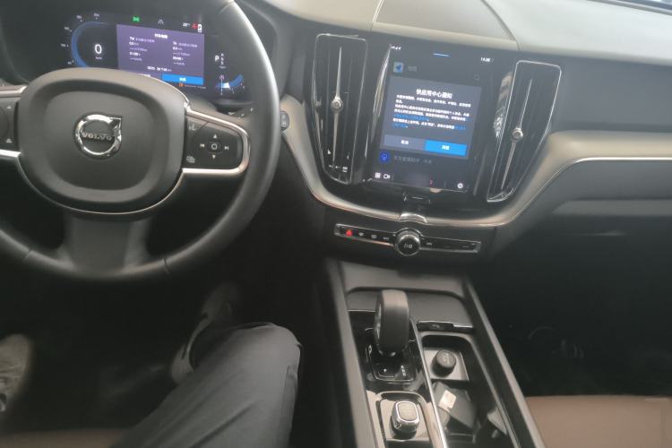 Used Volvo XC60 2024 B5 4x4 Smart Luxury Edition Interior 2