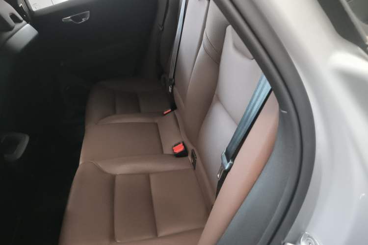 Used Volvo XC60 2024 B5 4x4 Smart Luxury Edition Interior 4