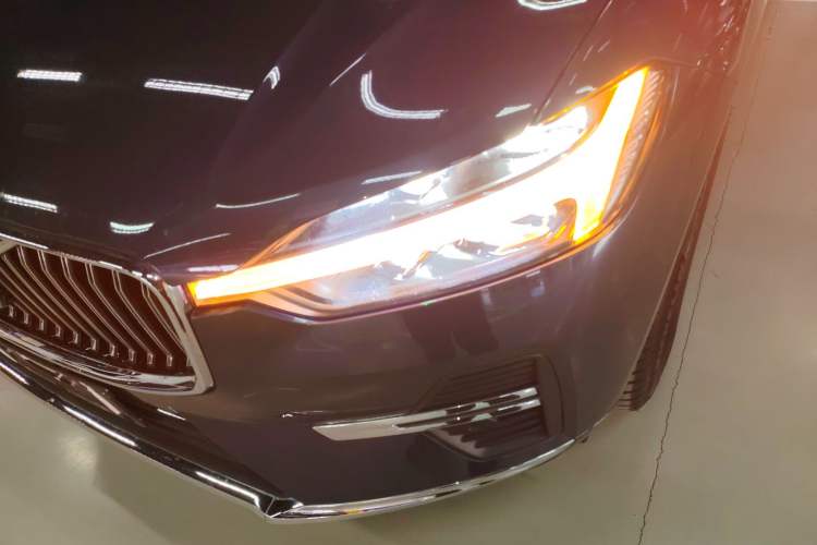 Used Volvo XC60 2024 B5 4x4 Smart Luxury Edition Left Front Headlight
