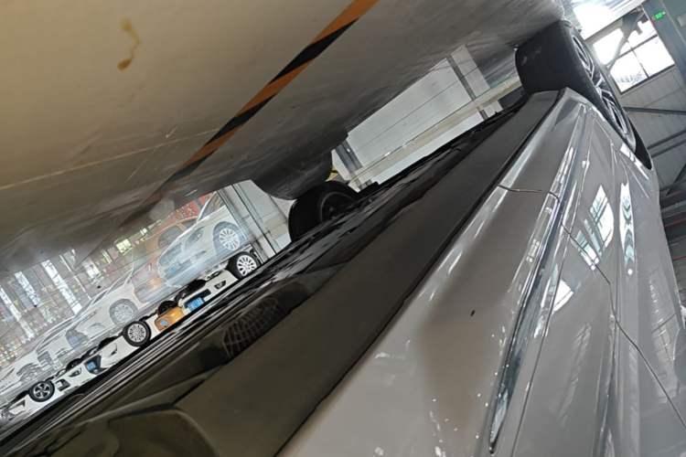Used Volvo XC60 2024 B5 4x4 Smart Luxury Edition Left Side Sill