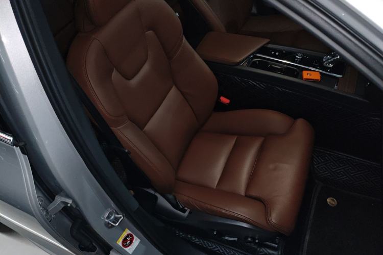 Used Volvo XC60 2024 B5 4x4 Smart Luxury Edition Right Front Seat