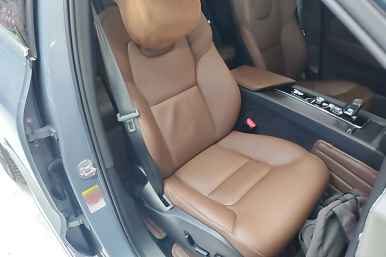 Used Volvo XC60 2024 B5 4x4 Smart Luxury Edition Right Front Seat