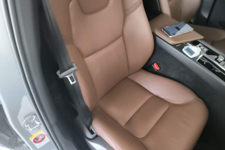 Used Volvo XC60 2024 B5 4x4 Smart Luxury Edition Right Front Seat