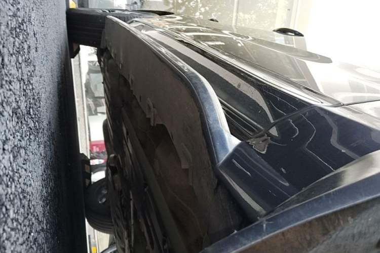 Used Volvo XC60 2024 B5 4x4 Smart Luxury Edition Right Side Sill