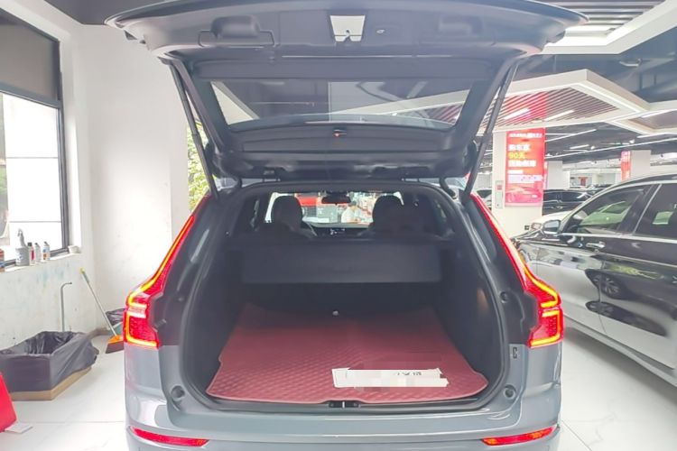 Used Volvo XC60 2024 B5 4x4 Smart Luxury Edition Trunk