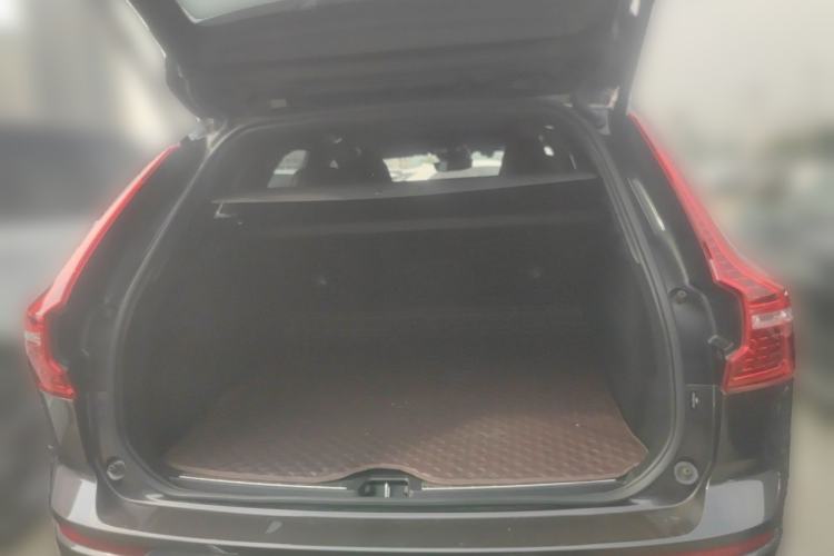 Used Volvo XC60 2024 B5 4x4 Smart Luxury Edition Trunk