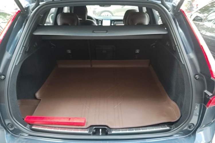 Used Volvo XC60 2024 B5 4x4 Smart Luxury Edition Trunk