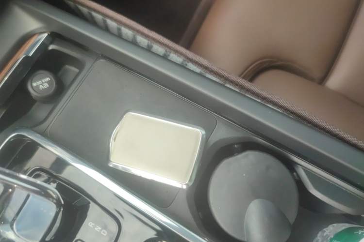 Used Volvo XC60 2024 B5 4x4 Smart Luxury Edition Vehicle Key