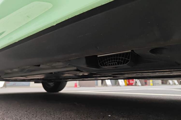 Used Volvo XC60 2024 B5 4x4 Smart Luxury Edition Chassis Rear Left
