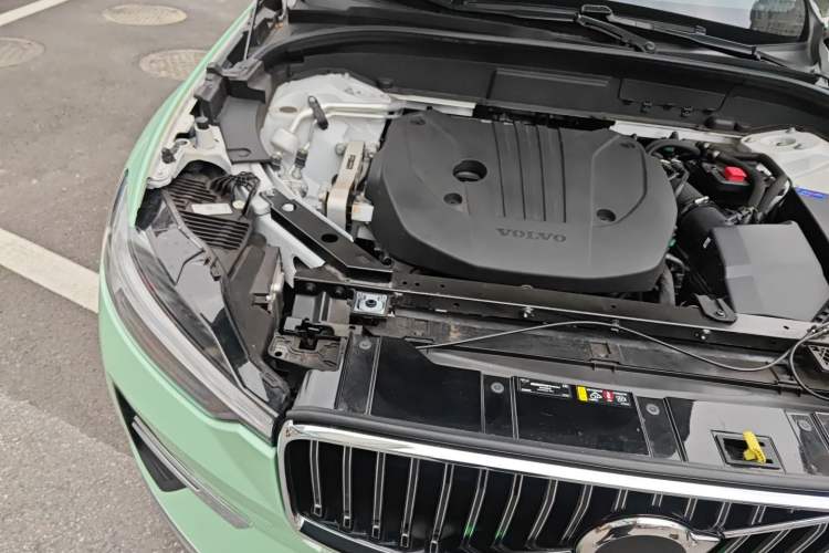 Used Volvo XC60 2024 B5 4x4 Smart Luxury Edition Engine Bay Right