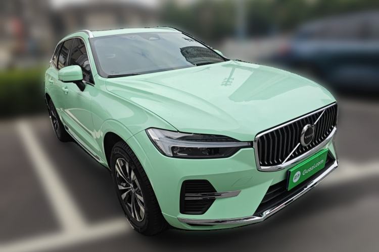 Used Volvo XC60 2024 B5 4x4 Smart Luxury Edition Front Right 45 Deg