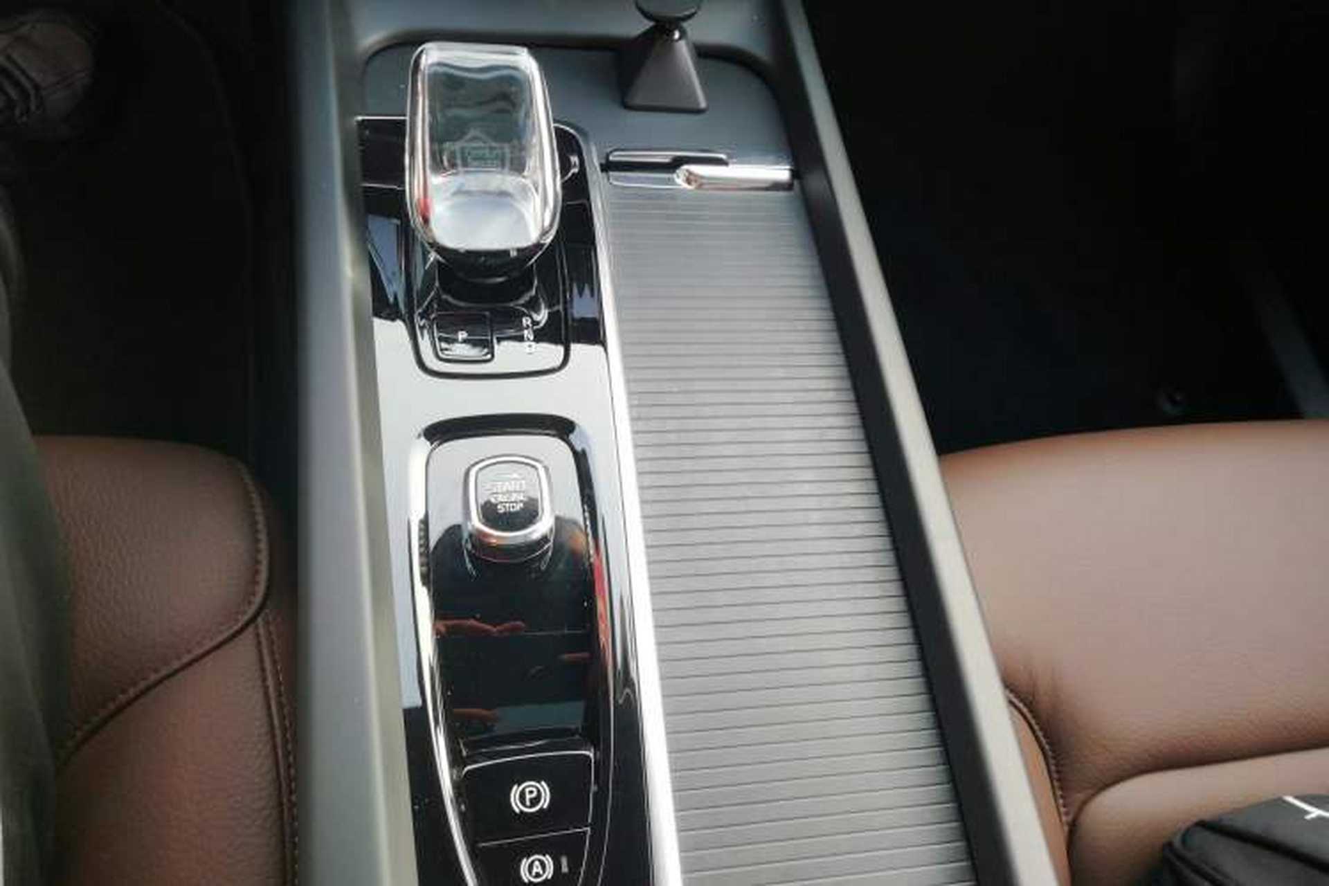 Used Volvo XC60 2024 B5 4x4 Smart Luxury Edition Gear Lever