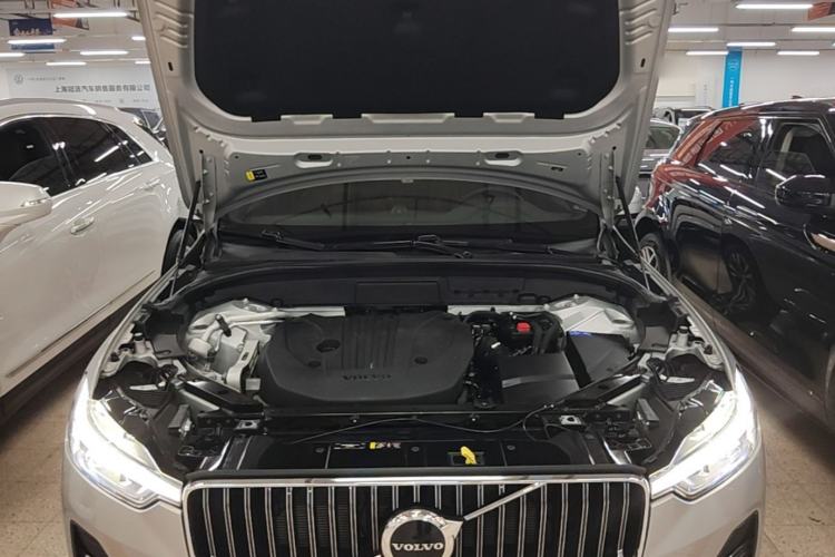 Used Volvo XC60 2024 B5 4x4 Smart Luxury Edition Engine Bay