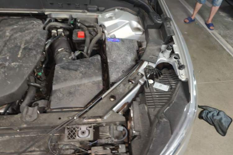 Used Volvo XC60 2024 B5 4x4 Smart Luxury Edition Engine Bay Left