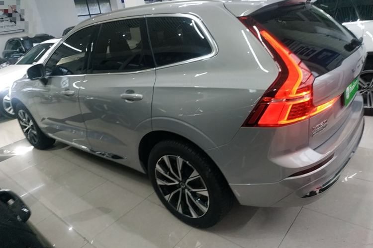 Used Volvo XC60 2024 B5 4x4 Smart Luxury Edition Exterior 3