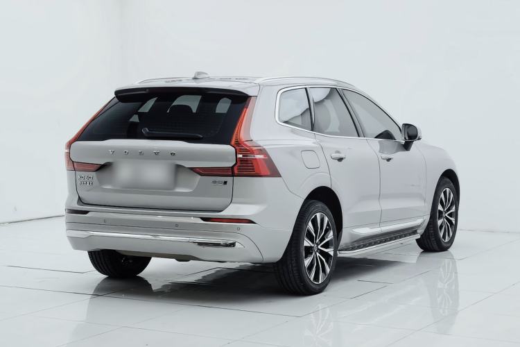 Used Volvo XC60 2024 B5 4x4 Smart Luxury Edition Exterior 3