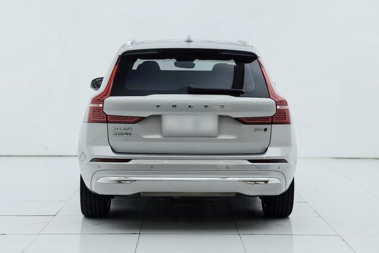 Used Volvo XC60 2024 B5 4x4 Smart Luxury Edition Exterior 4