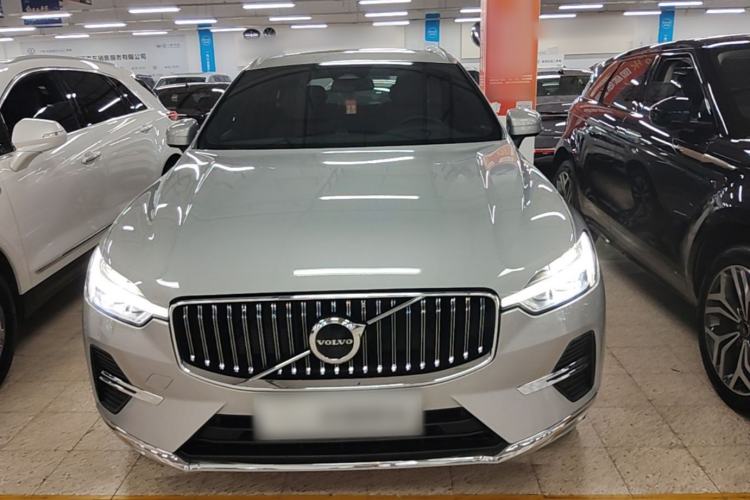Used Volvo XC60 2024 B5 4x4 Smart Luxury Edition Front