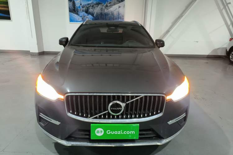Used Volvo XC60 2024 B5 4x4 Smart Luxury Edition Front