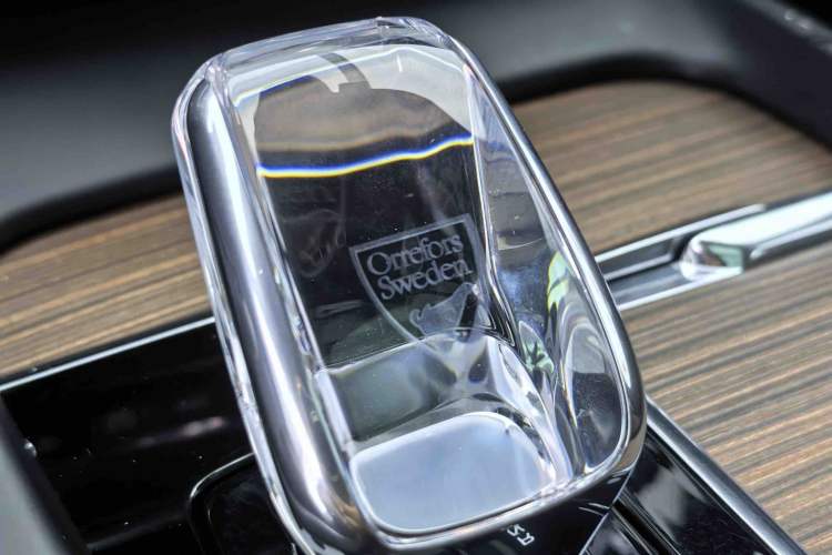 Used Volvo XC60 2024 B5 4x4 Smart Luxury Edition Gear Lever