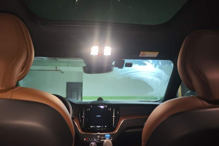 Used Volvo XC60 2024 B5 4x4 Smart Luxury Edition Headliner