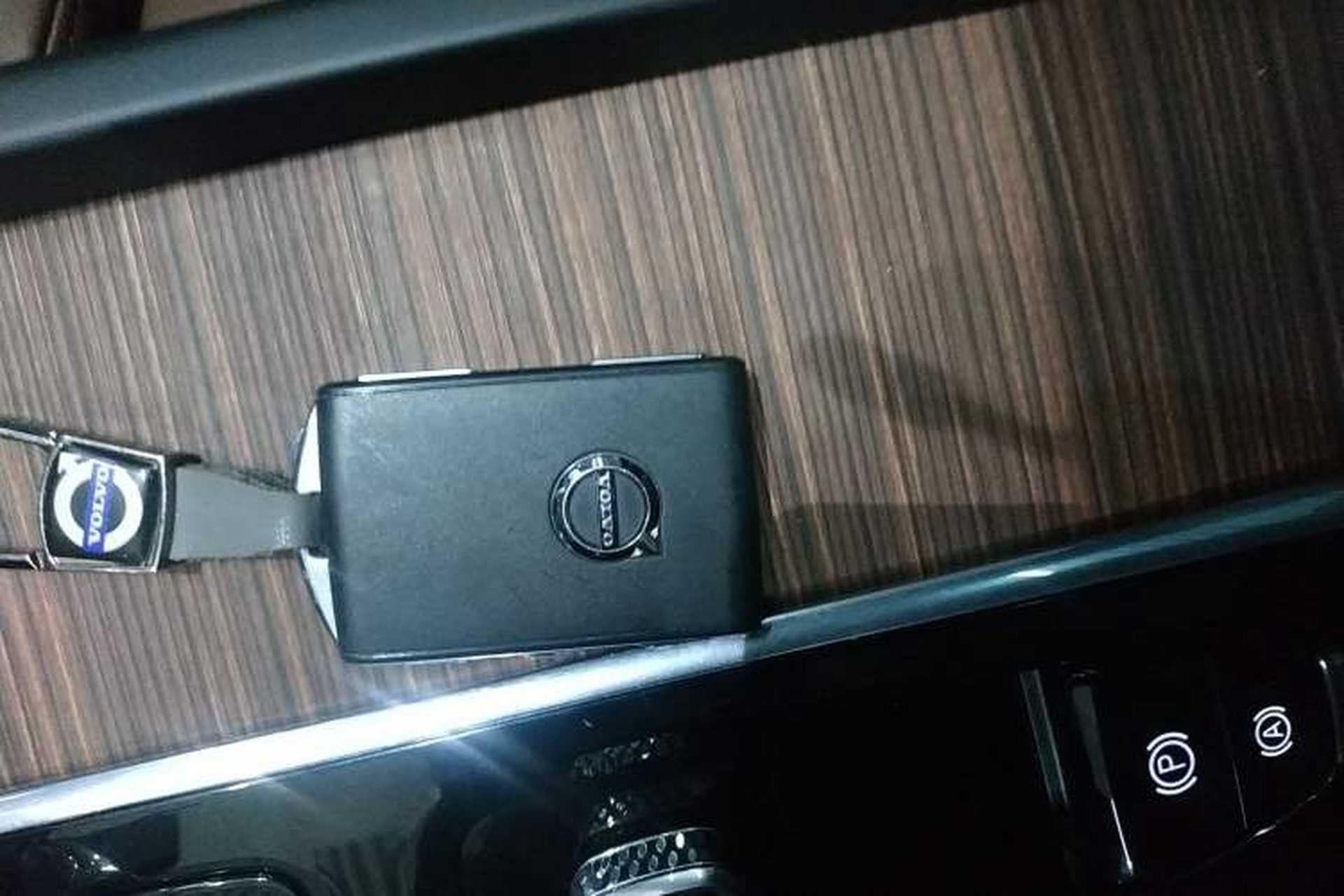 Used Volvo XC60 2024 B5 4x4 Smart Luxury Edition Interior 1
