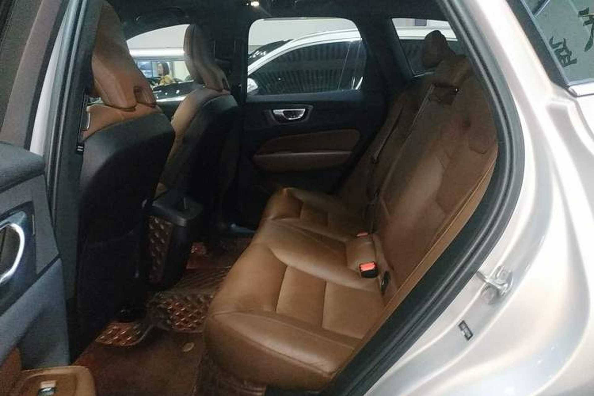 Used Volvo XC60 2024 B5 4x4 Smart Luxury Edition Interior 4