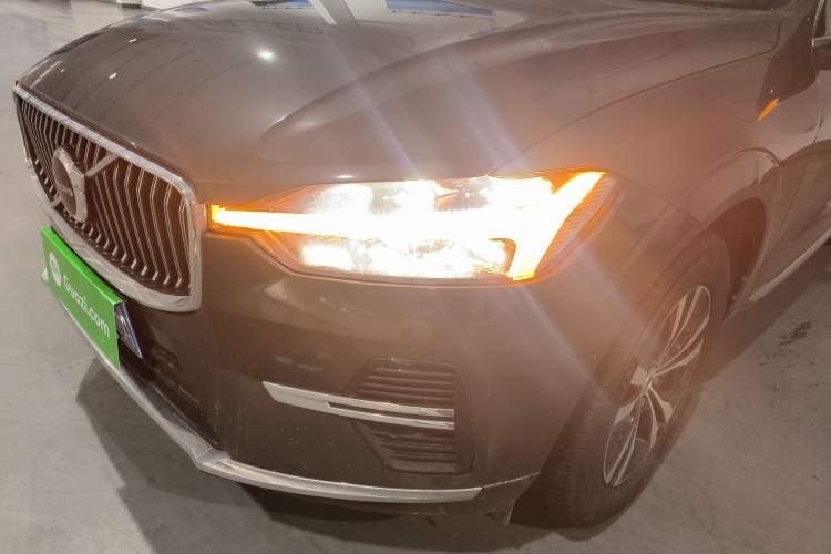 Used Volvo XC60 2024 B5 4x4 Smart Luxury Edition Left Front Headlight