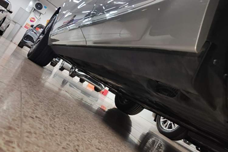 Used Volvo XC60 2024 B5 4x4 Smart Luxury Edition Left Side Sill