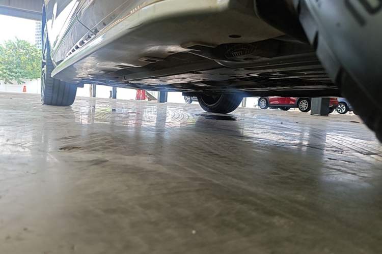 Used Volvo XC60 2024 B5 4x4 Smart Luxury Edition Left Side Sill
