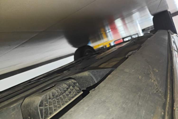 Used Volvo XC60 2024 B5 4x4 Smart Luxury Edition Left Side Sill