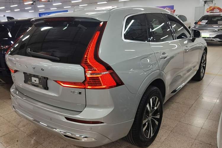 Used Volvo XC60 2024 B5 4x4 Smart Luxury Edition Rear Right 45 Deg