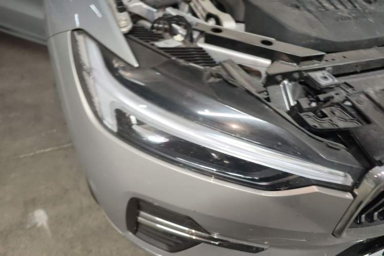 Used Volvo XC60 2024 B5 4x4 Smart Luxury Edition Right Front Headlight
