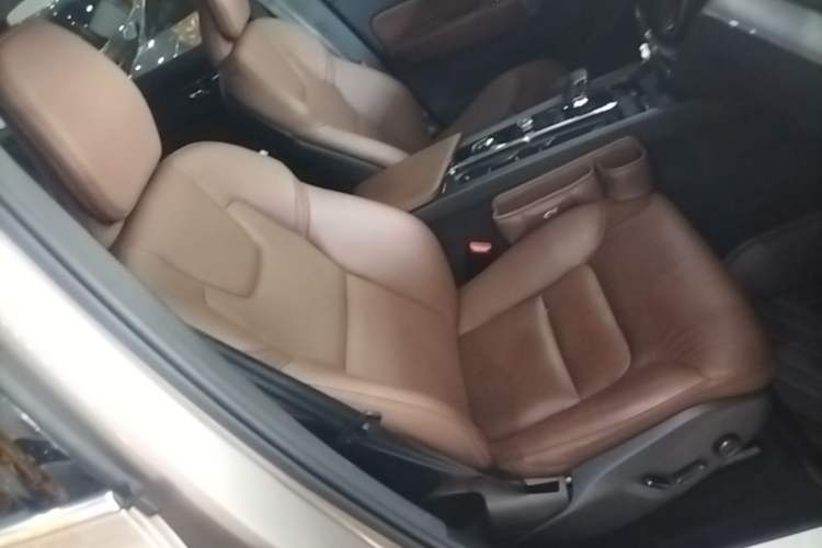 Used Volvo XC60 2024 B5 4x4 Smart Luxury Edition Right Front Seat