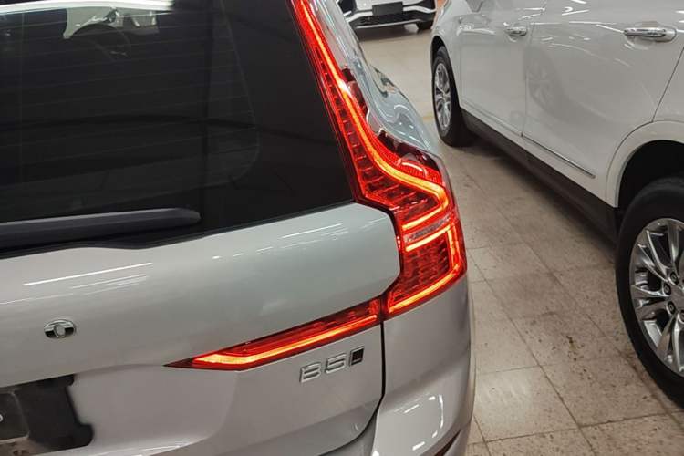 Used Volvo XC60 2024 B5 4x4 Smart Luxury Edition Right Rear Taillight