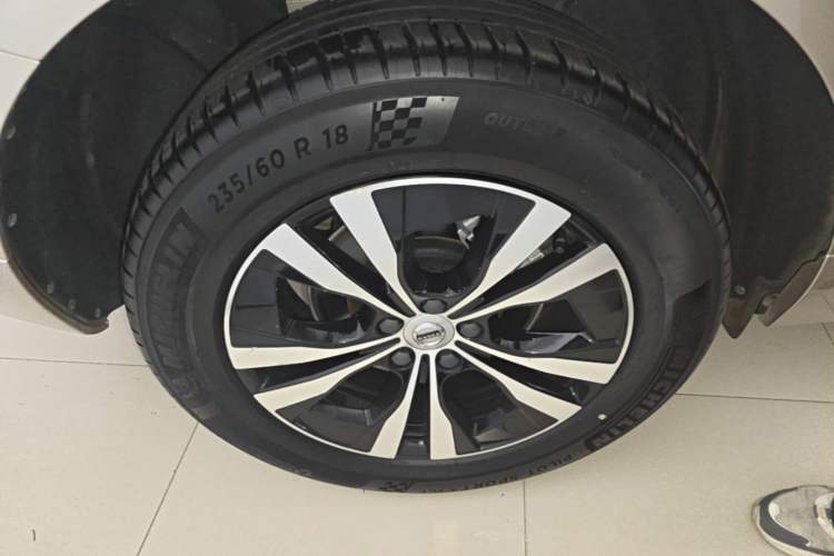 Used Volvo XC60 2024 B5 4x4 Smart Luxury Edition Right Rear Wheel Hub