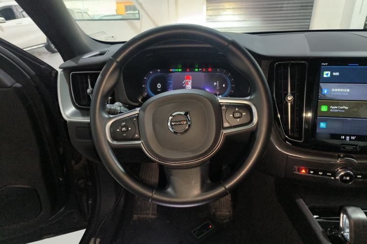 Used Volvo XC60 2024 B5 4x4 Smart Luxury Edition Steering Wheel