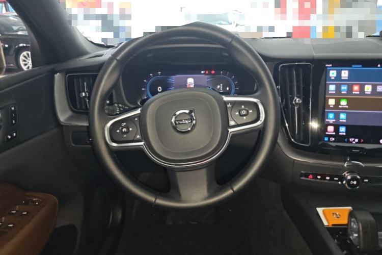 Used Volvo XC60 2024 B5 4x4 Smart Luxury Edition Steering Wheel