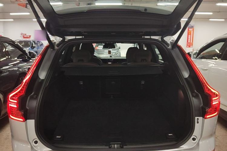 Used Volvo XC60 2024 B5 4x4 Smart Luxury Edition Trunk