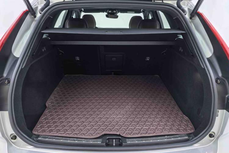 Used Volvo XC60 2024 B5 4x4 Smart Luxury Edition Trunk