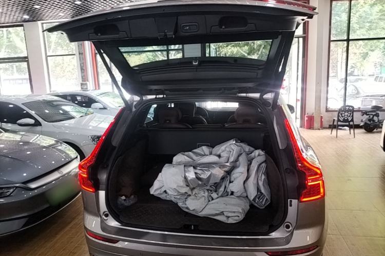 Used Volvo XC60 2024 B5 4x4 Smart Luxury Edition Trunk