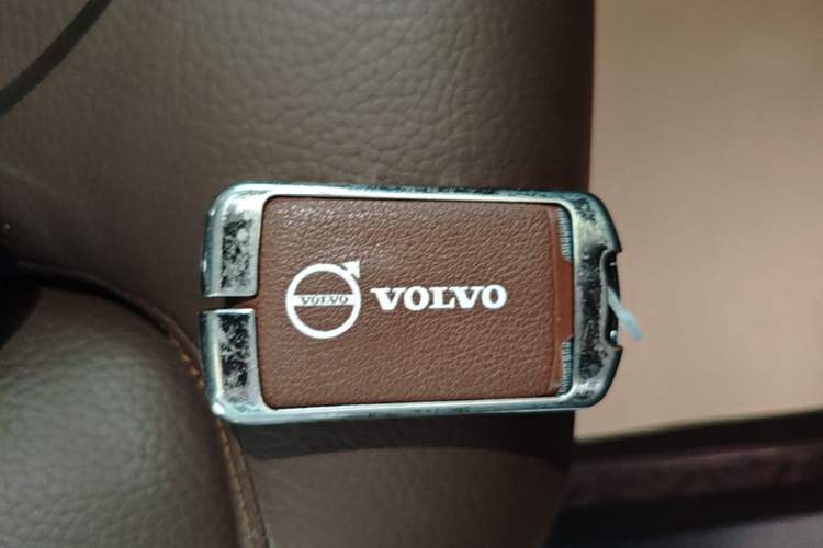 Used Volvo XC60 2024 B5 4x4 Smart Luxury Edition Vehicle Key