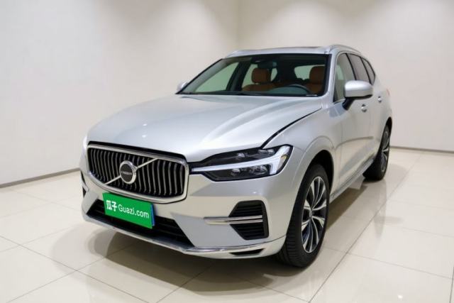 Używany Volvo XC60 2024 B5 4x4 Smart Luxury Edition