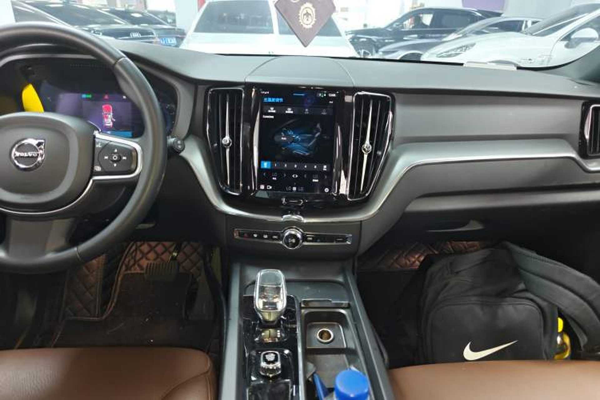 Used Volvo XC60 2024 B5 4x4 Smart Luxury Edition Audio And AC Panel